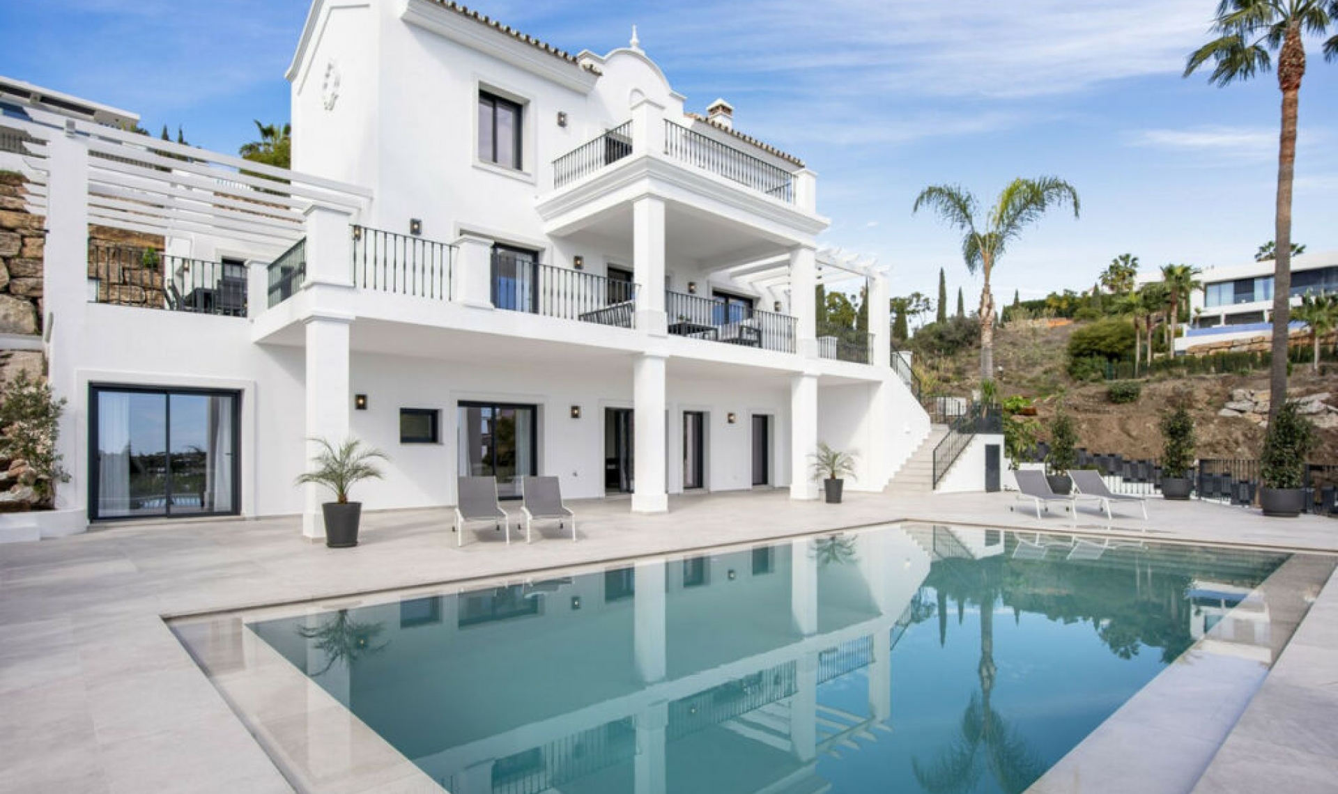 Resale - House -
Los Flamingos