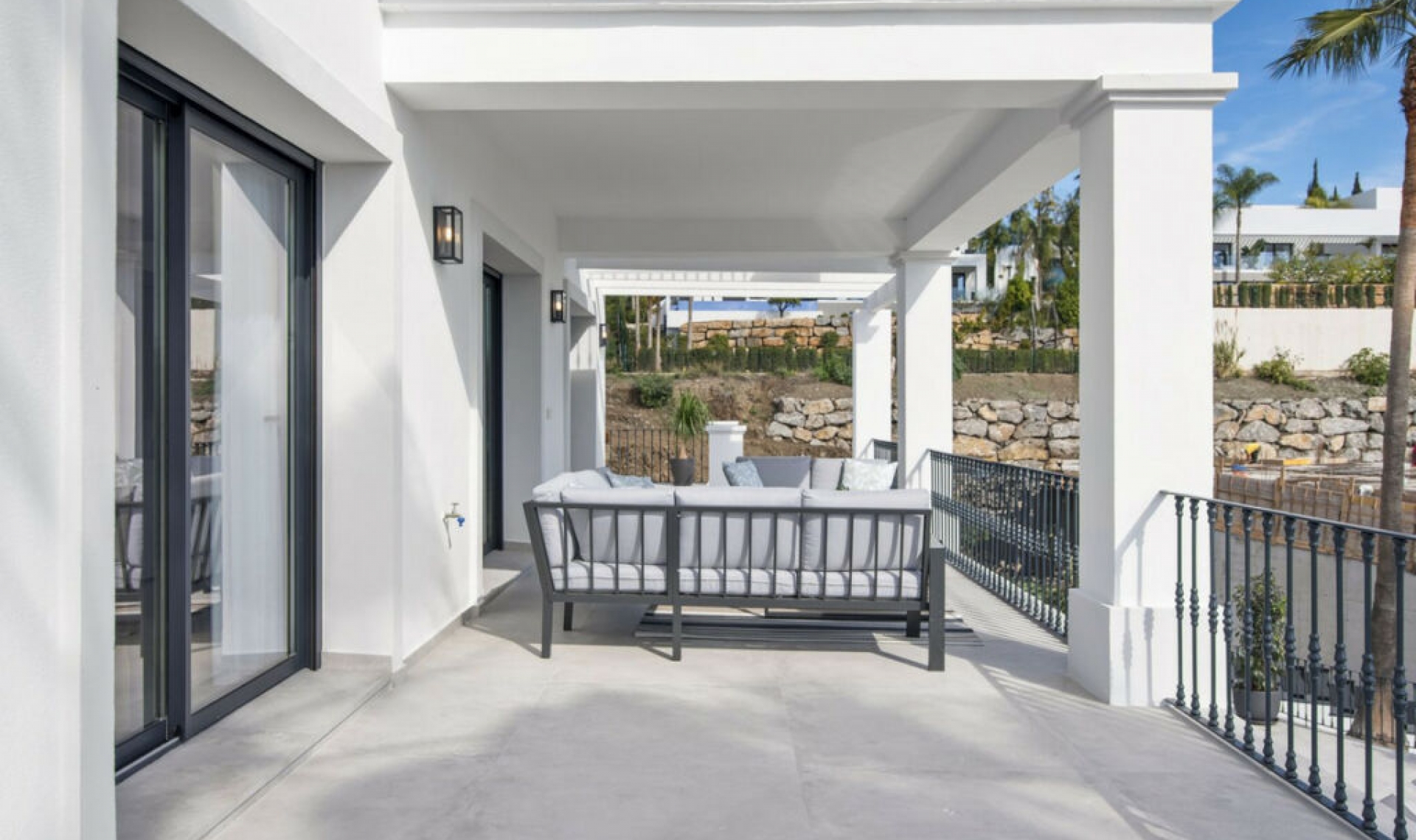 Resale - House -
Los Flamingos