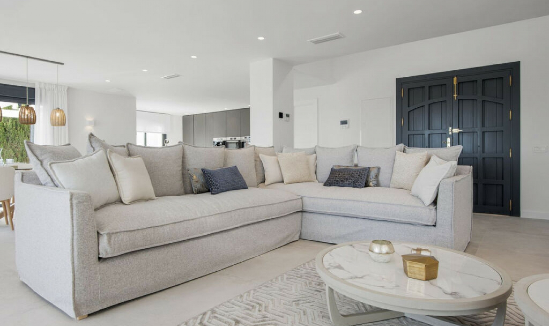 Resale - House -
Los Flamingos