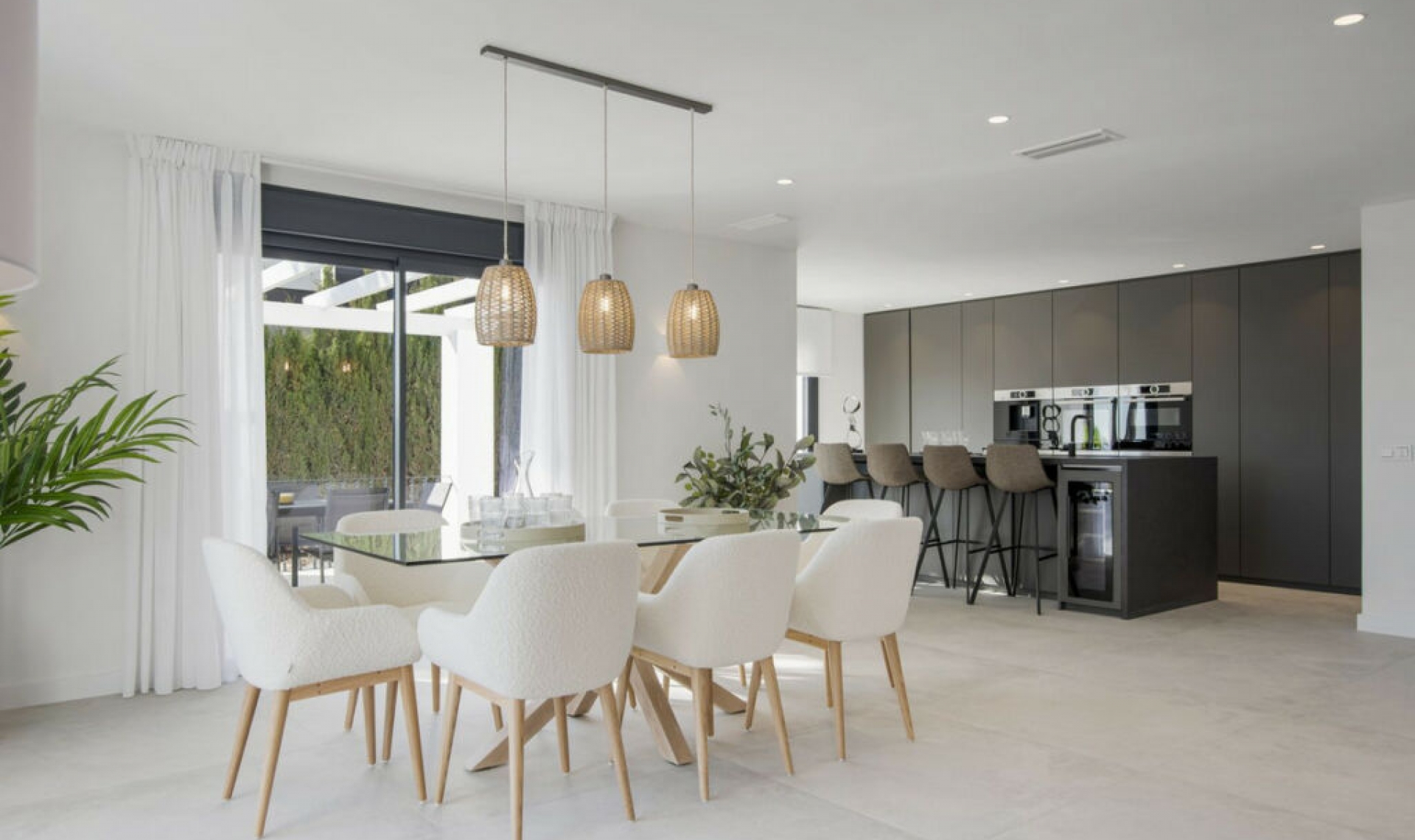 Resale - House -
Los Flamingos