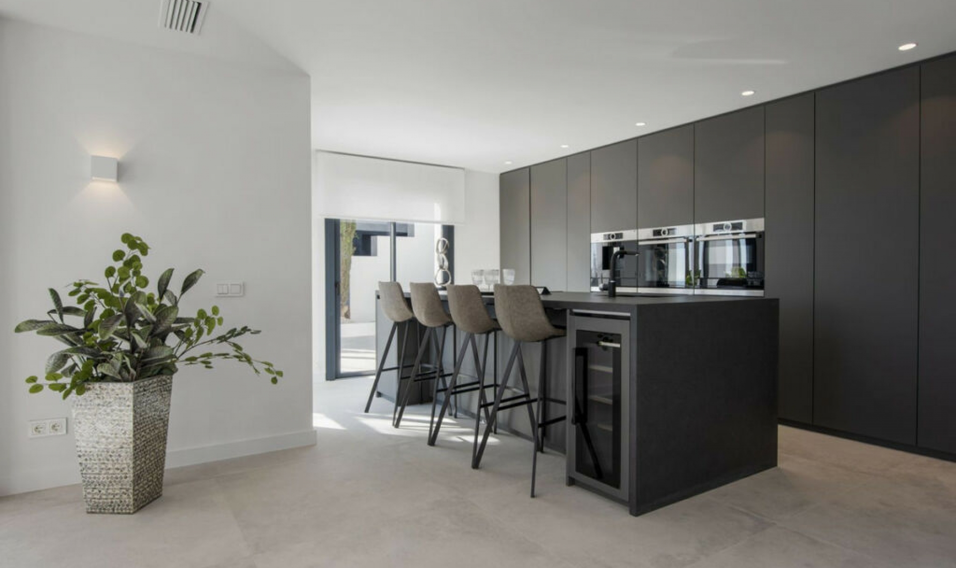 Resale - House -
Los Flamingos