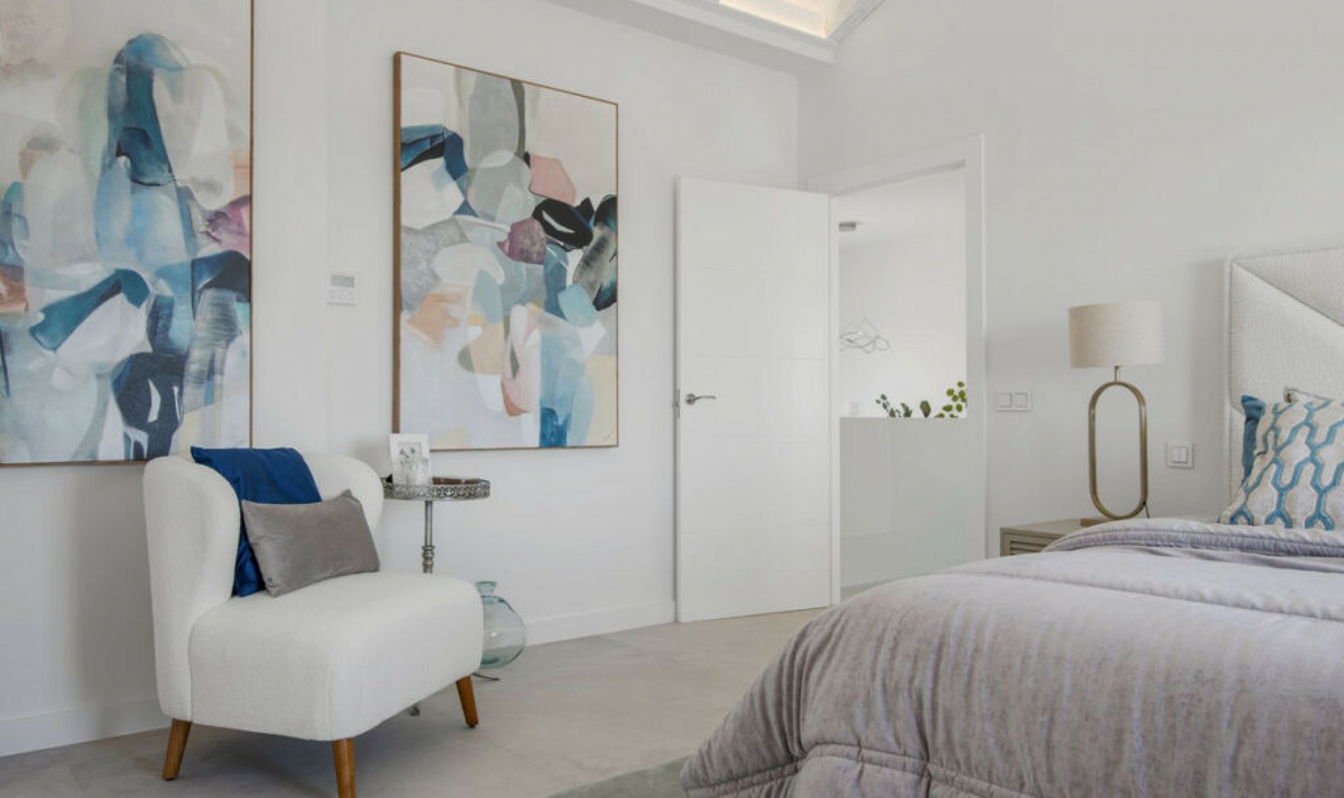 Resale - House -
Los Flamingos