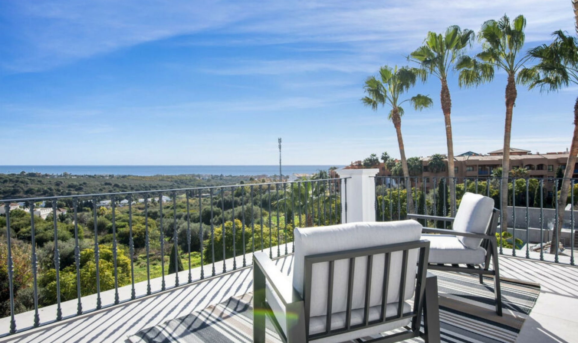 Resale - House -
Los Flamingos