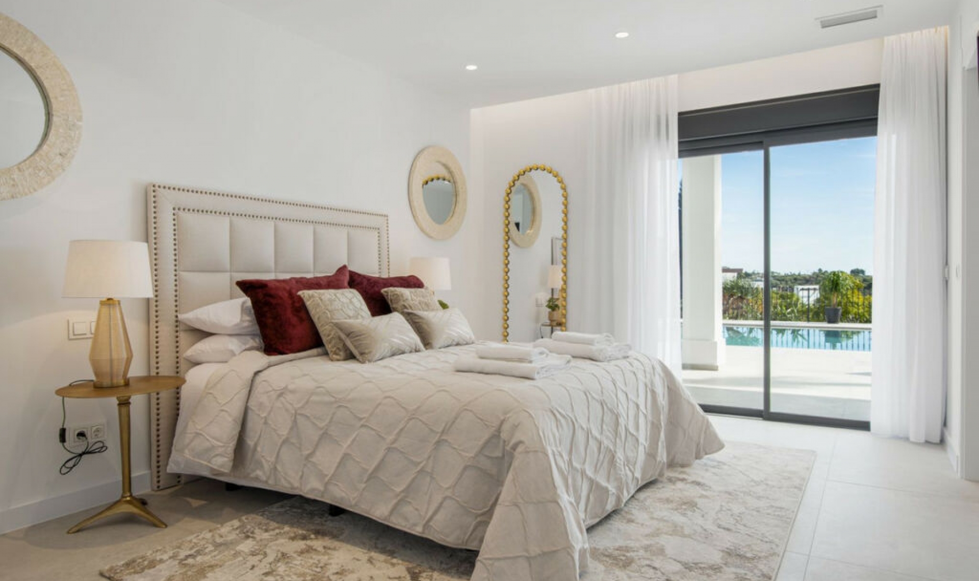 Resale - House -
Los Flamingos