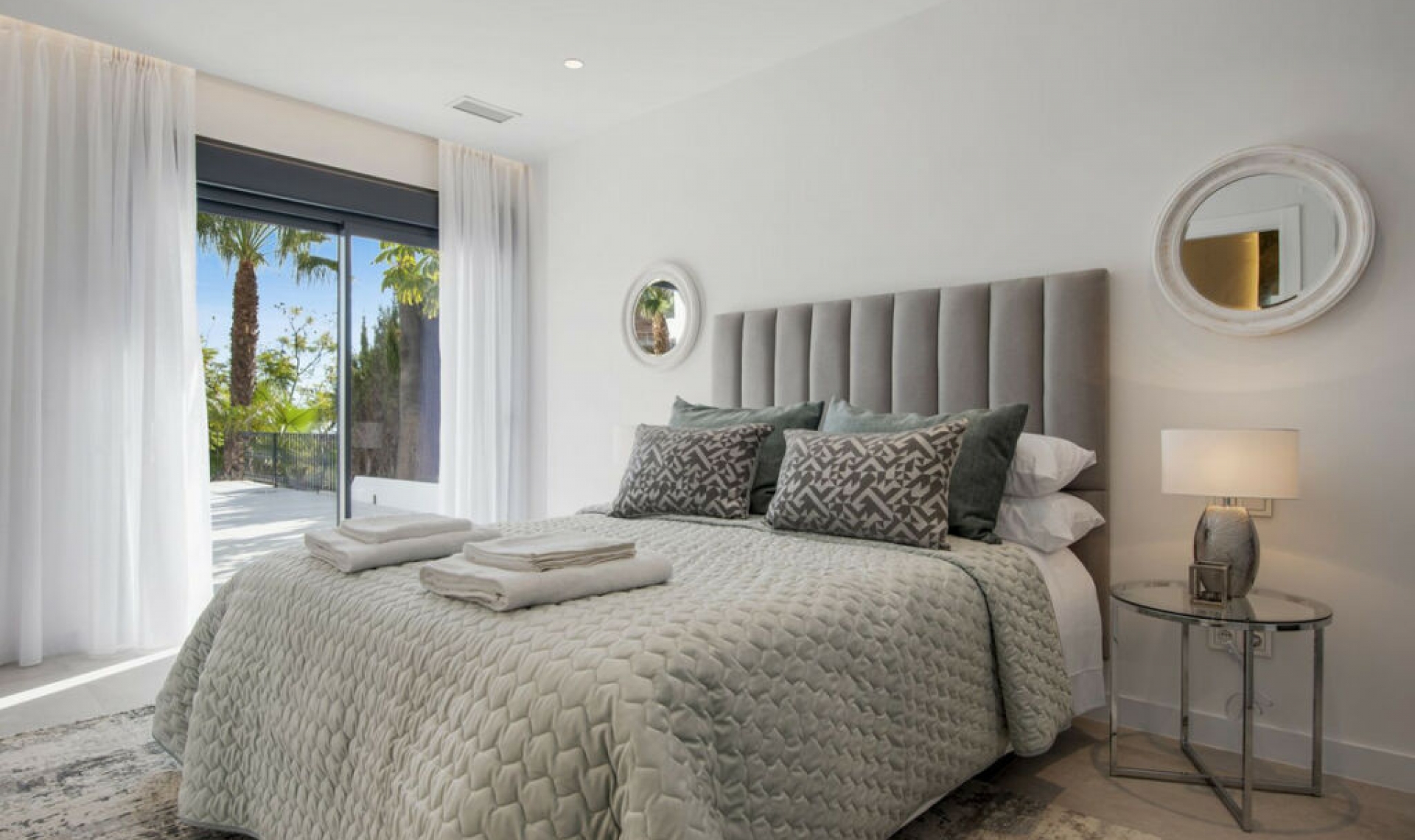 Resale - House -
Los Flamingos