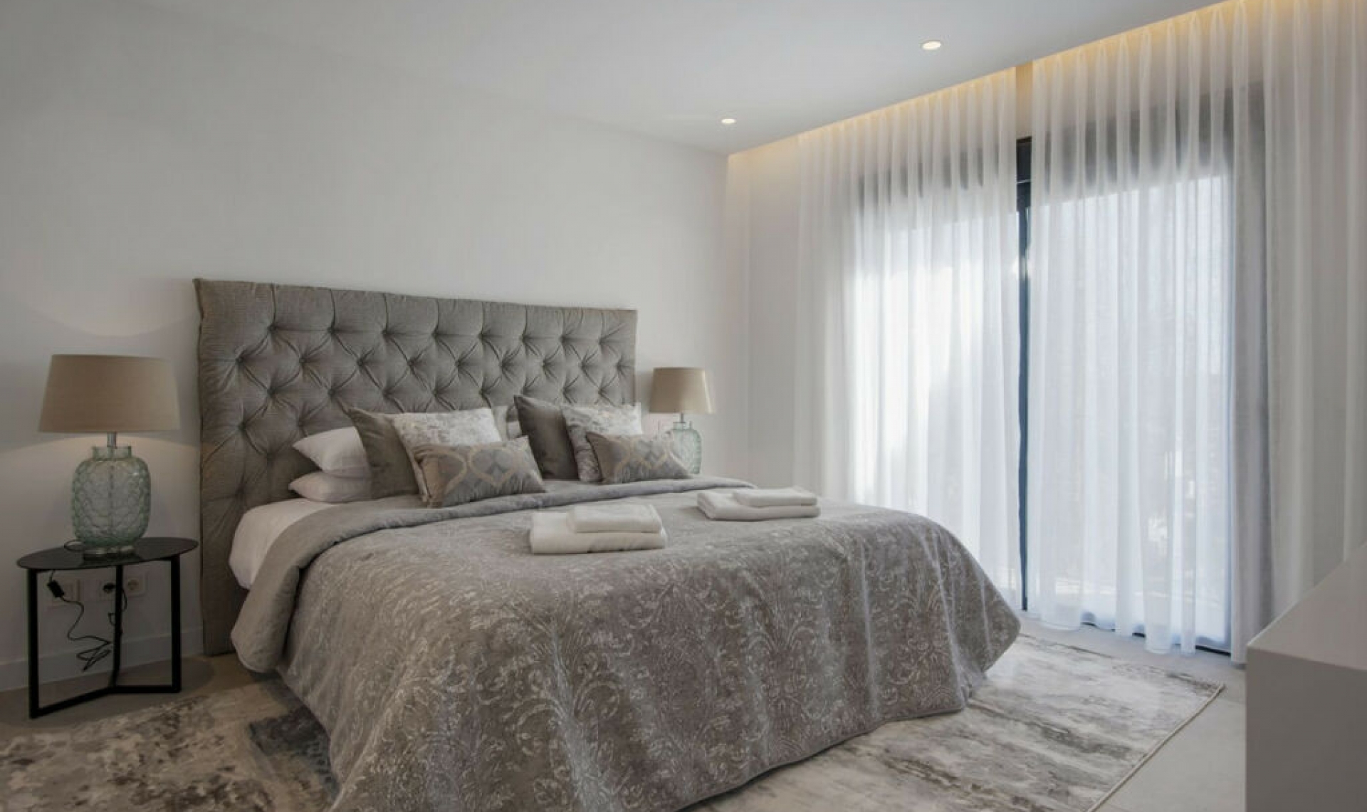 Resale - House -
Los Flamingos