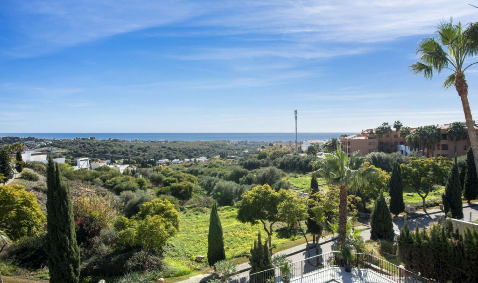 Resale - House -
Los Flamingos