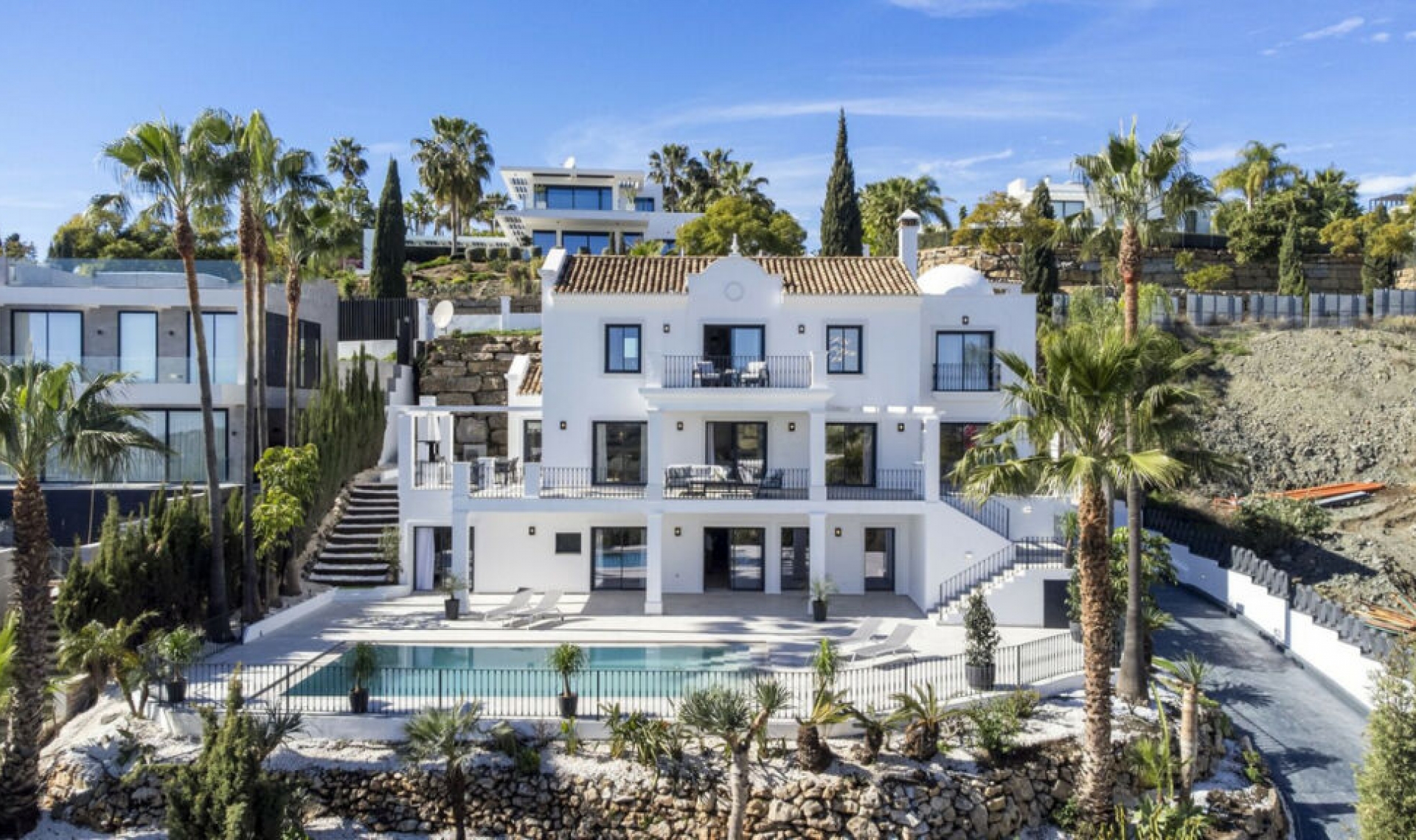 Resale - House -
Los Flamingos