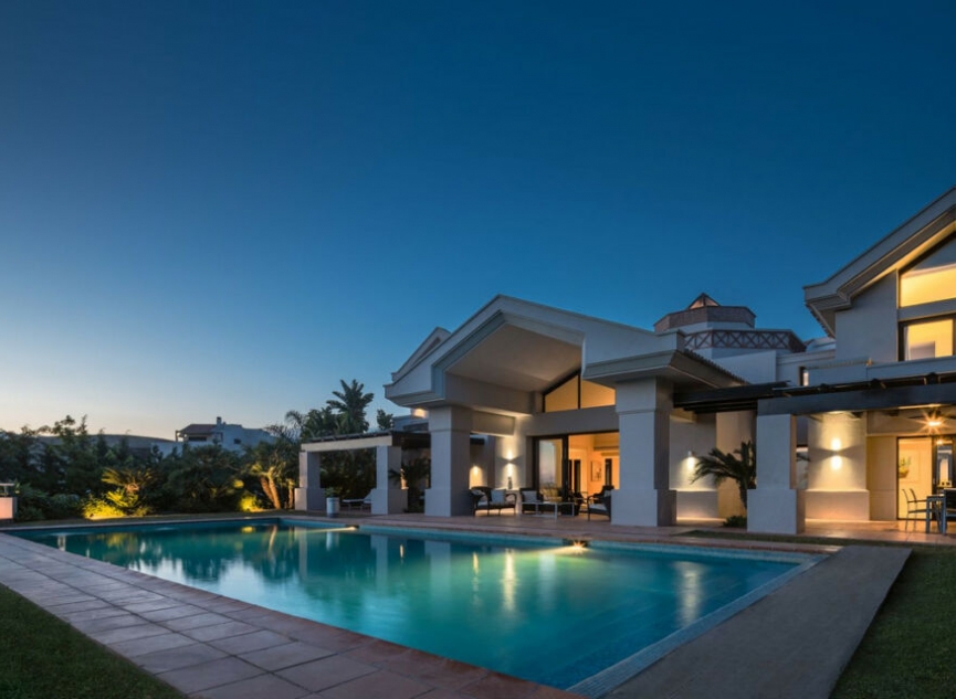 Resale - House -
Los Flamingos