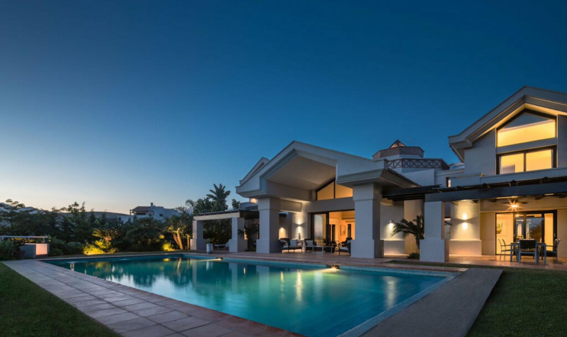 Resale - House -
Los Flamingos