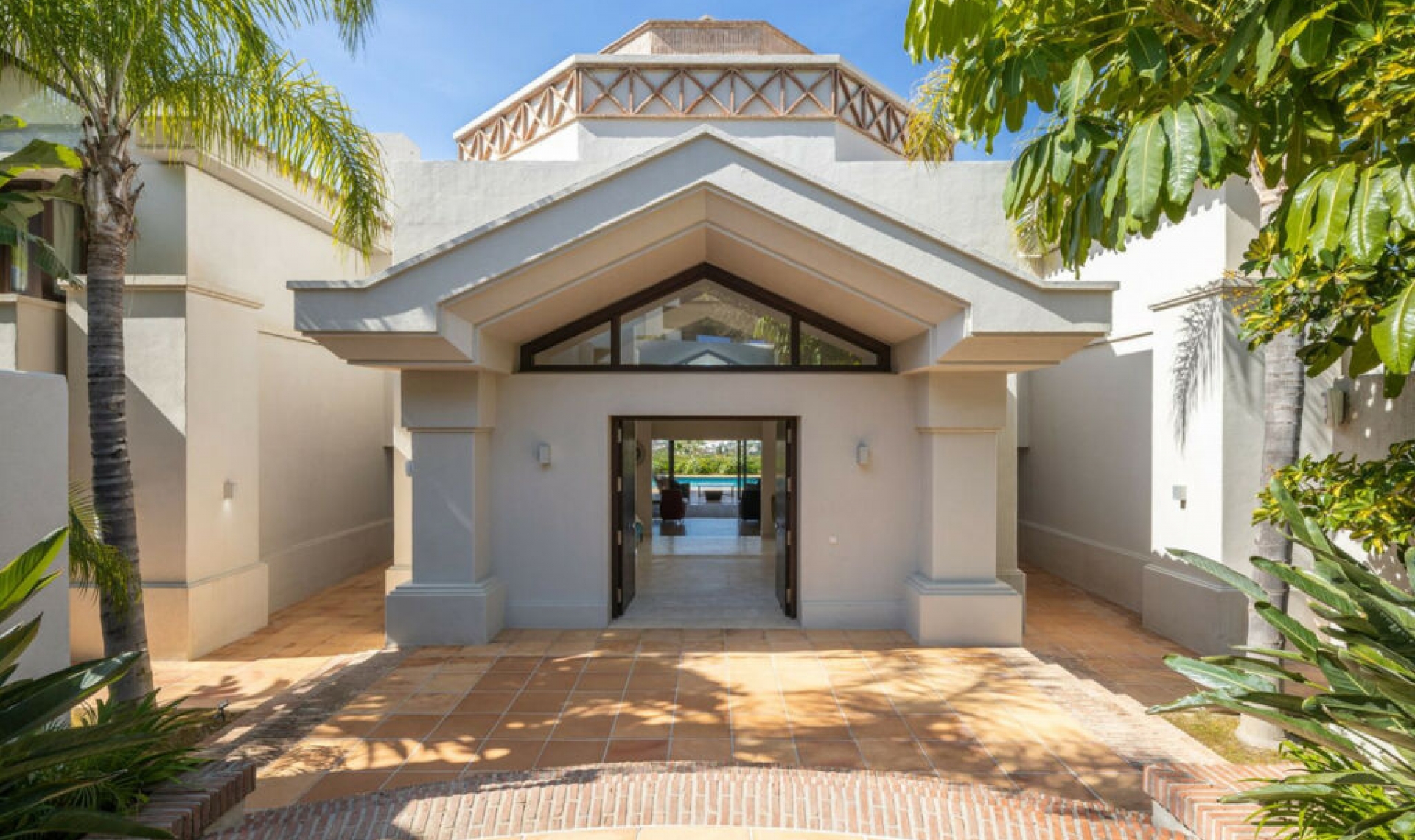 Resale - House -
Los Flamingos