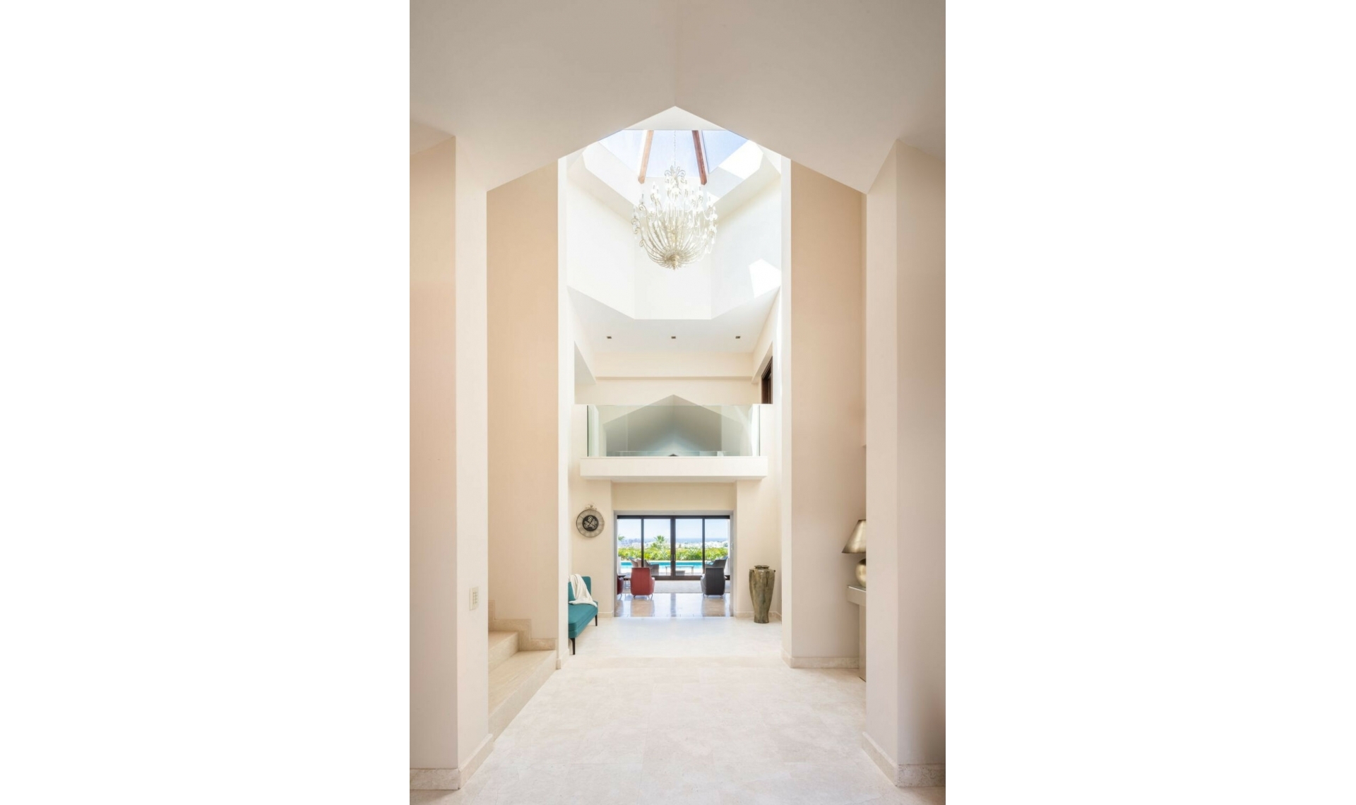 Resale - House -
Los Flamingos