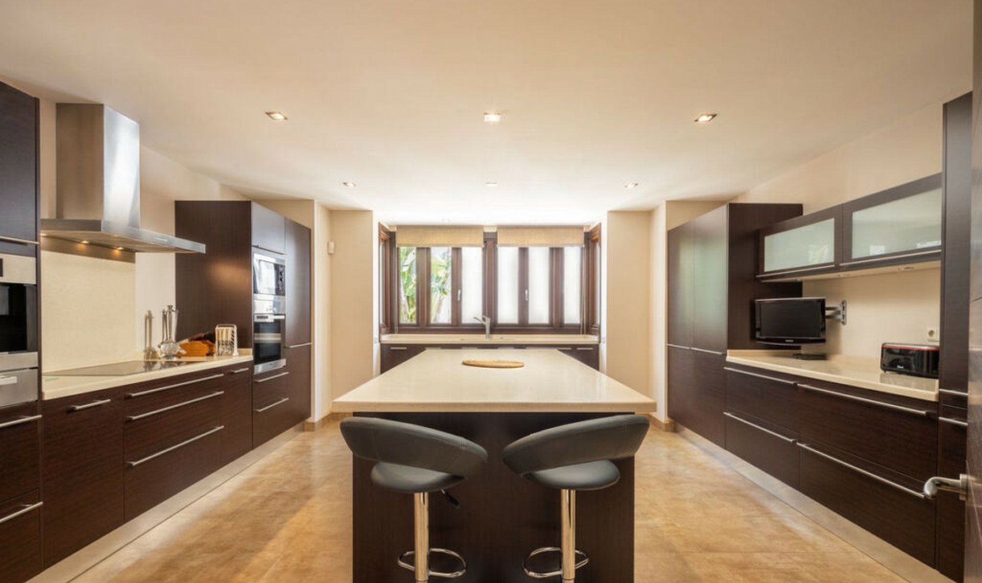 Resale - House -
Los Flamingos