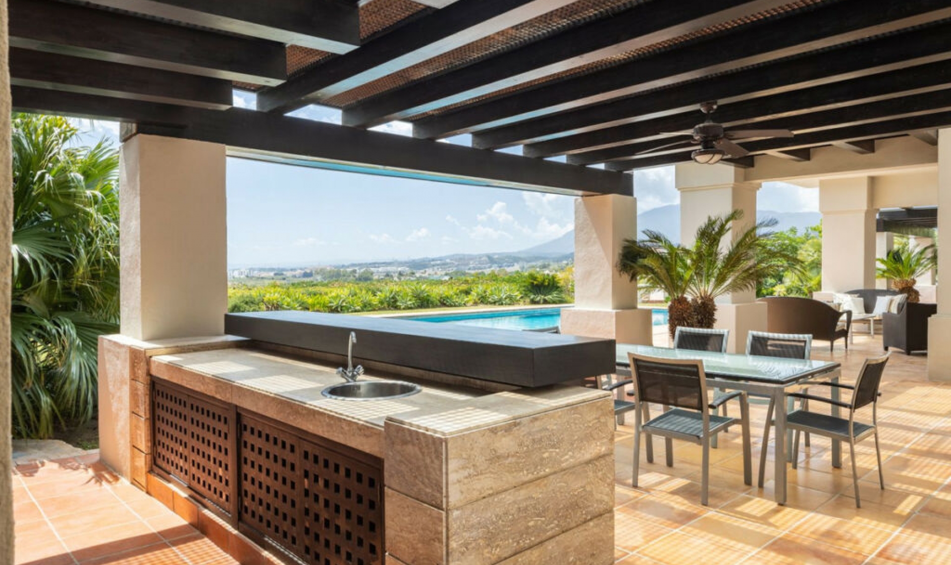 Resale - House -
Los Flamingos