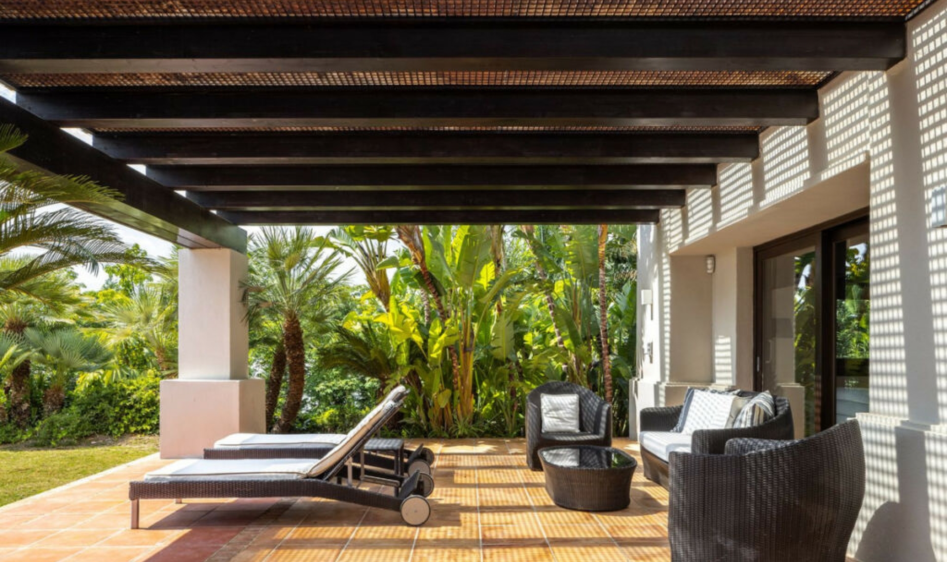 Resale - House -
Los Flamingos