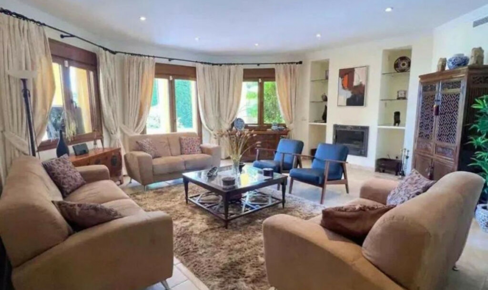 Resale - House -
Los Flamingos