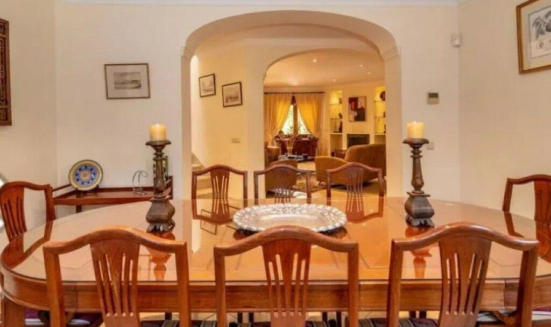 Resale - House -
Los Flamingos