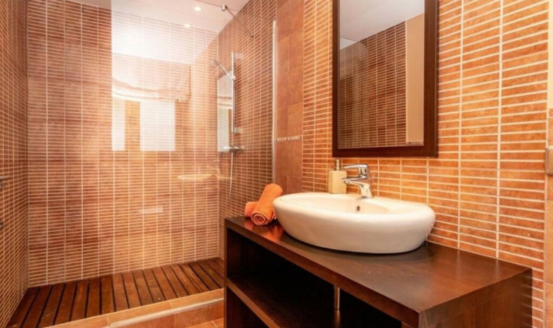 Resale - House -
Los Flamingos