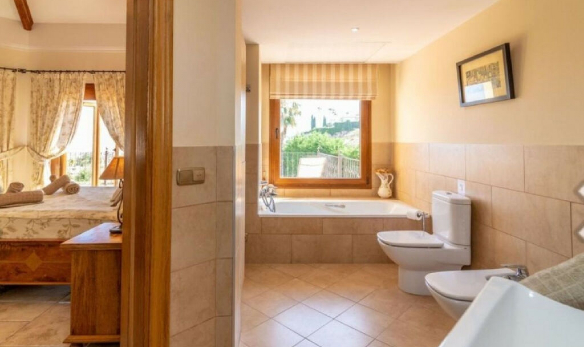 Resale - House -
Los Flamingos