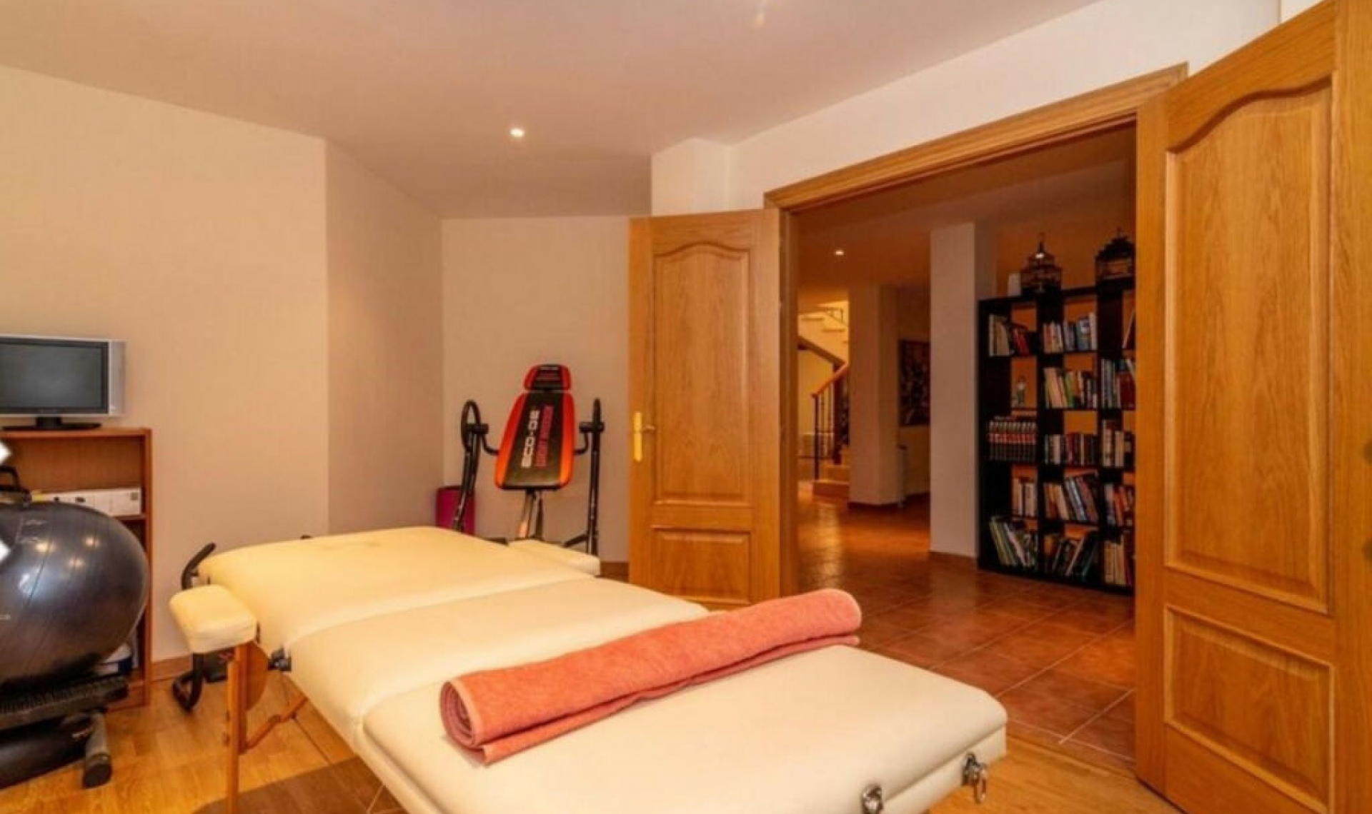 Resale - House -
Los Flamingos