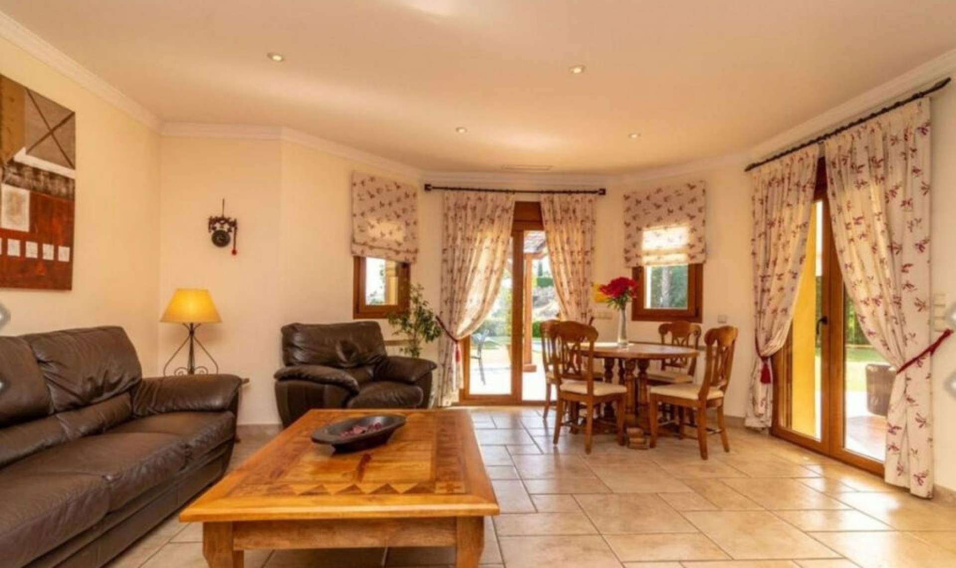 Resale - House -
Los Flamingos