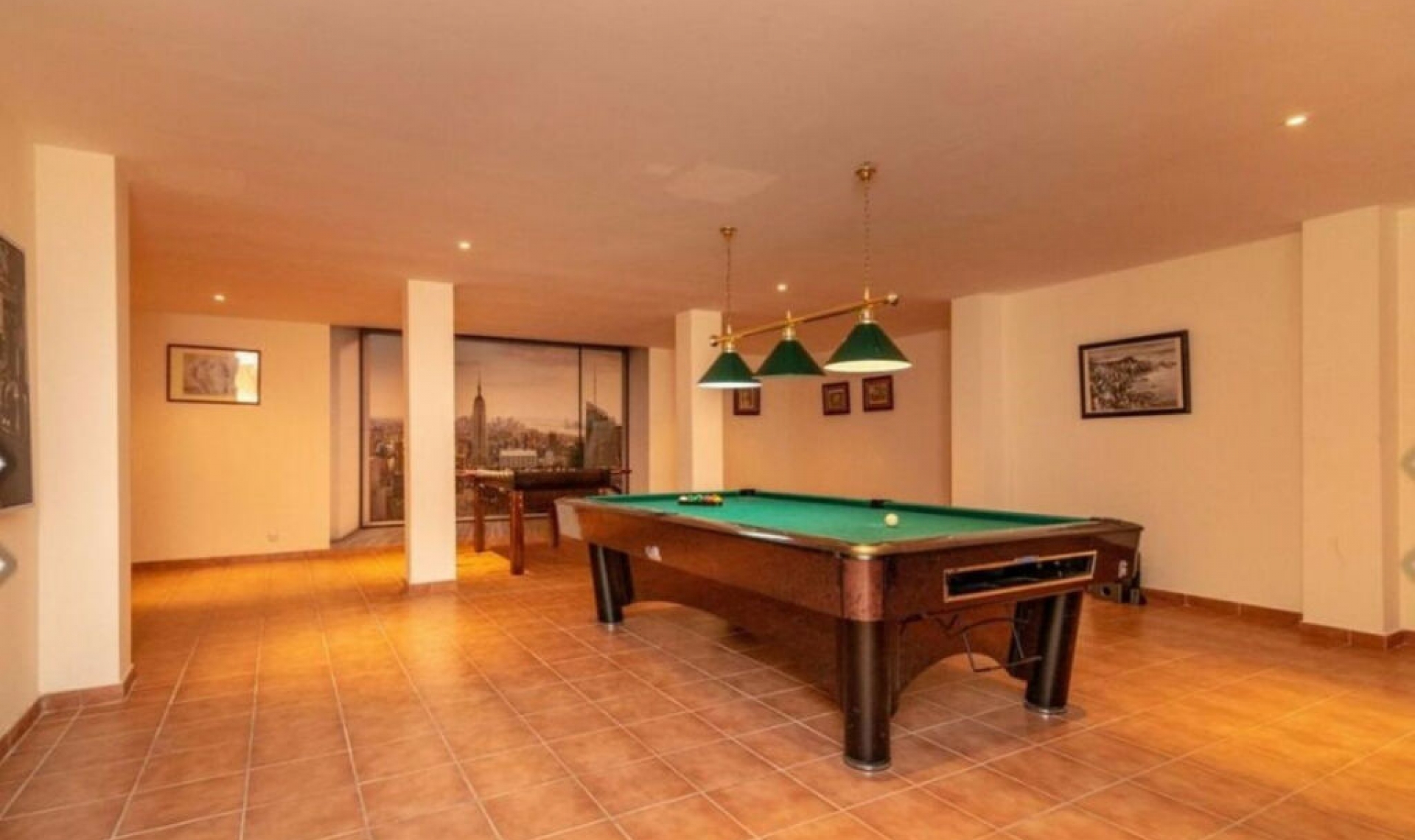 Resale - House -
Los Flamingos