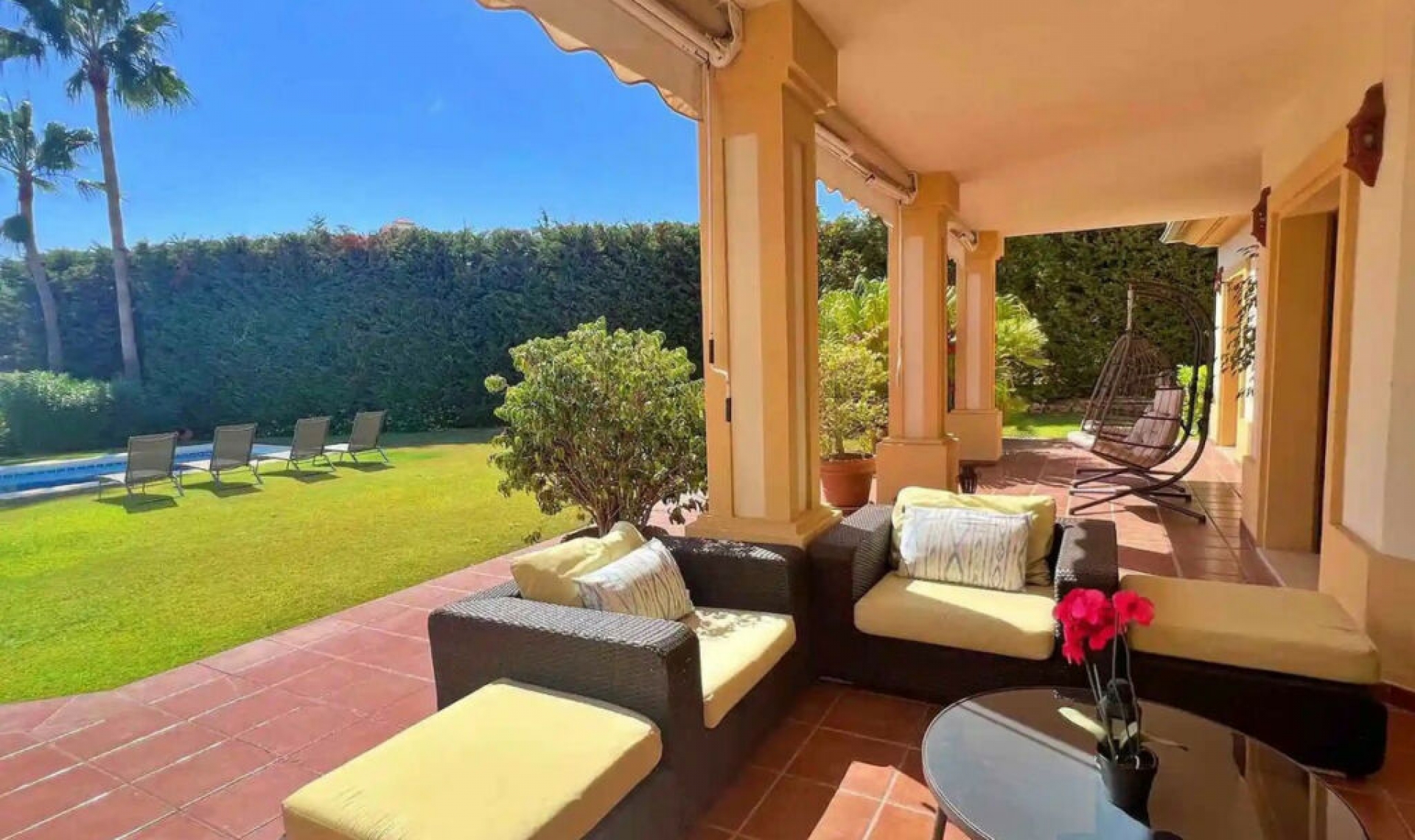 Resale - House -
Los Flamingos