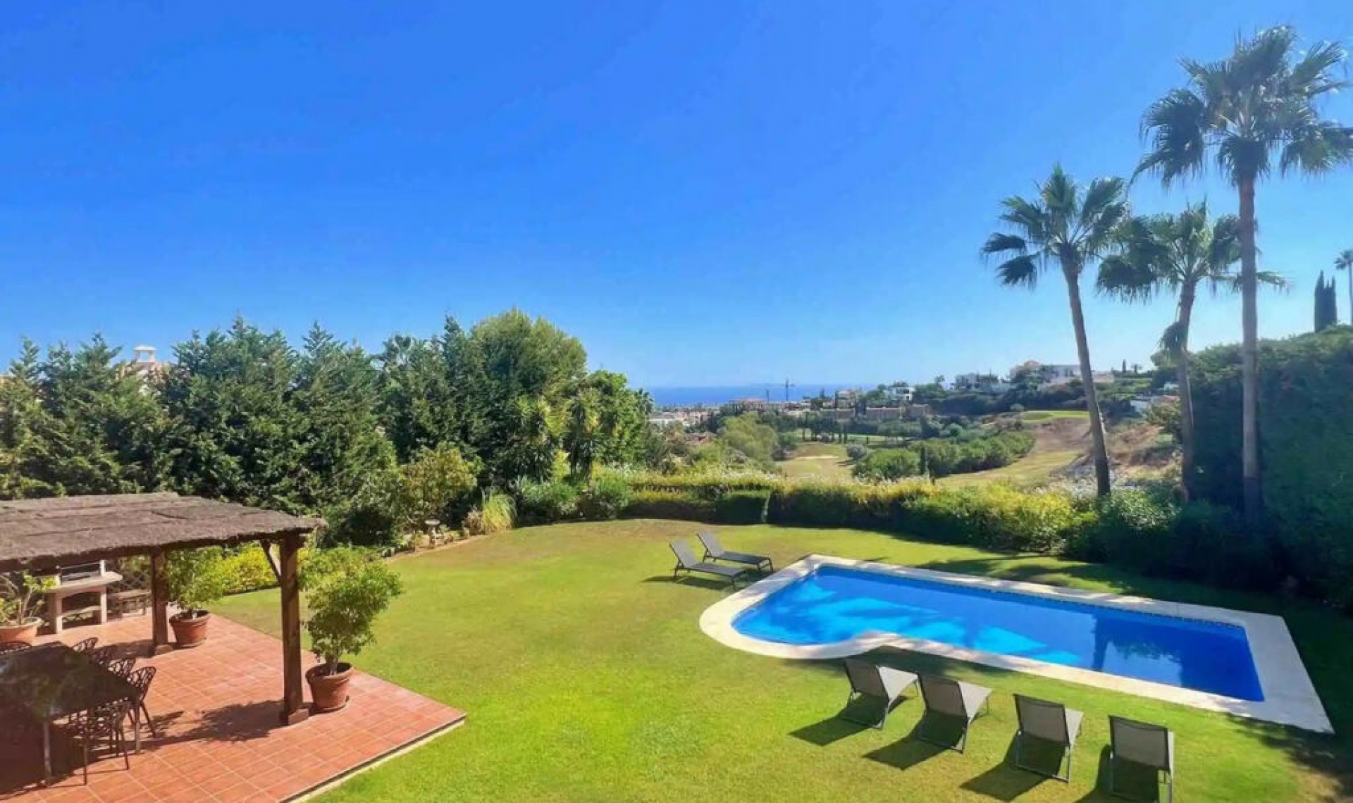 Resale - House -
Los Flamingos