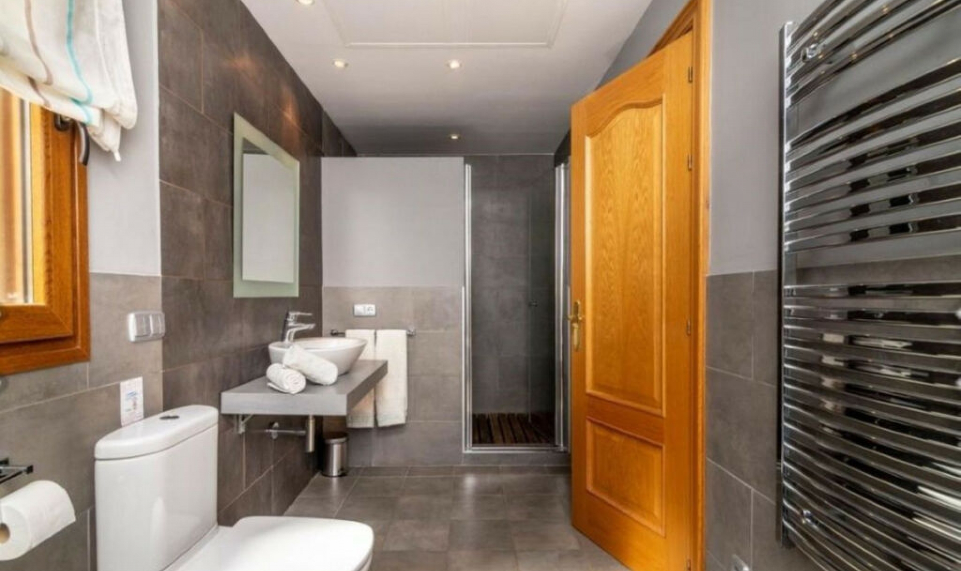 Resale - House -
Los Flamingos