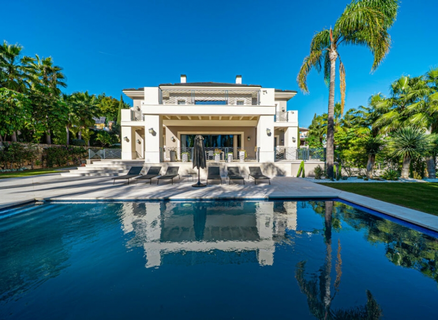 Resale - House -
Los Flamingos