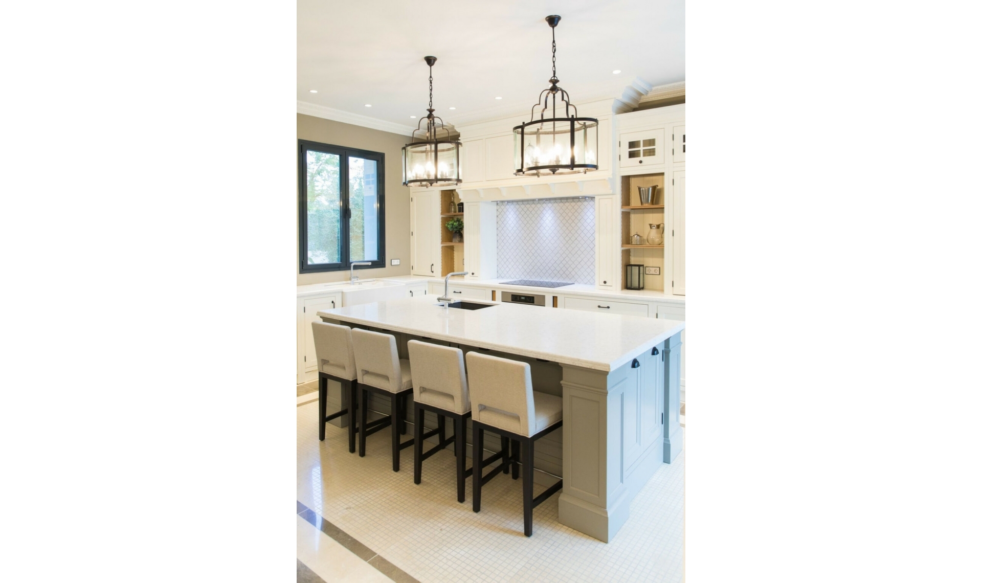 Resale - House -
Los Flamingos