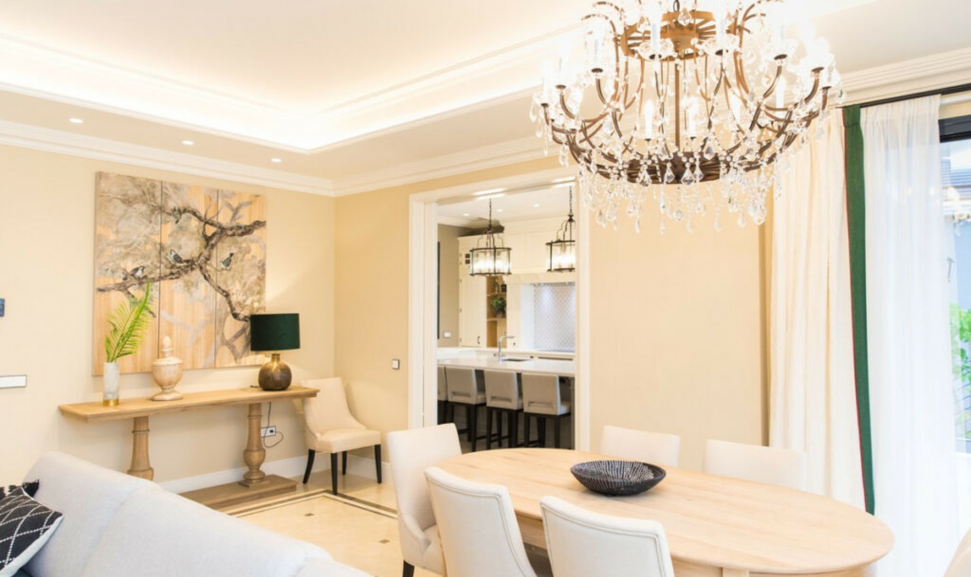 Resale - House -
Los Flamingos