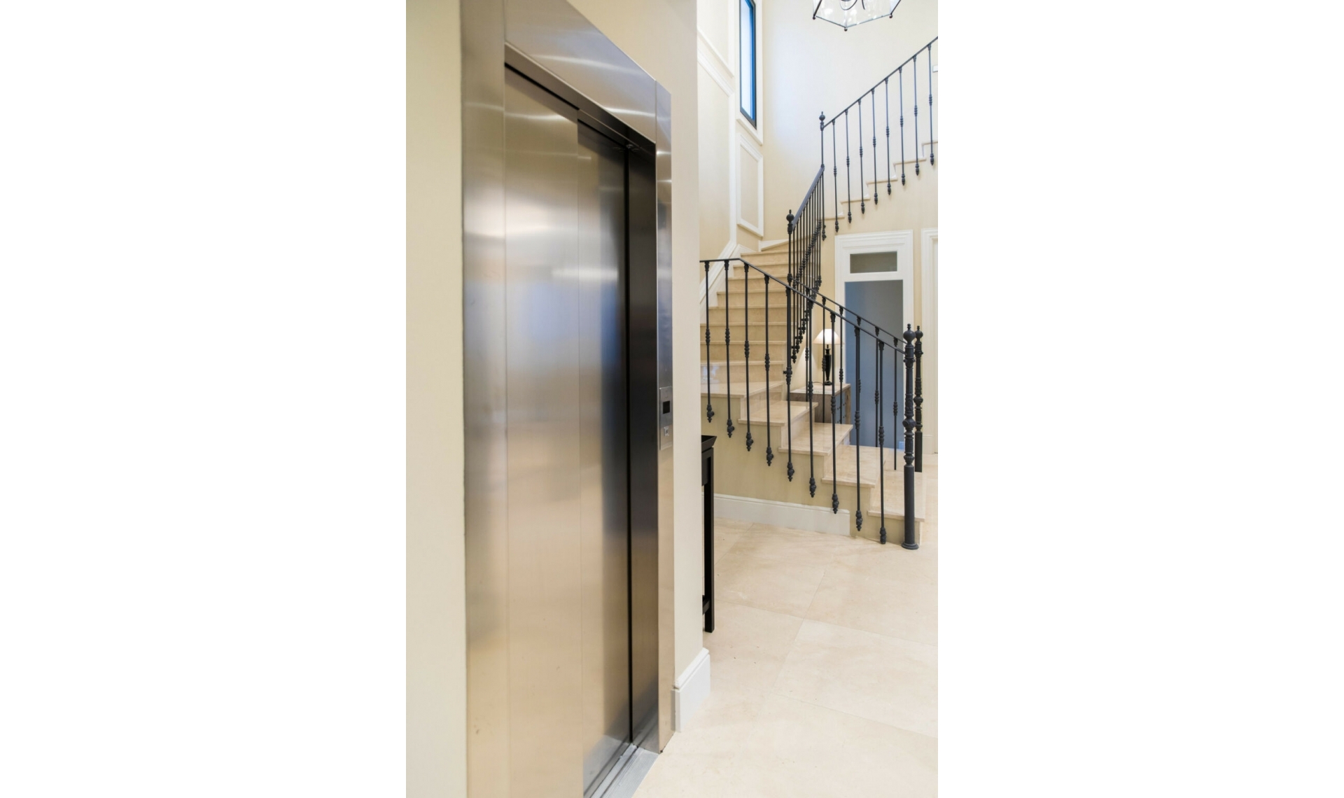 Resale - House -
Los Flamingos