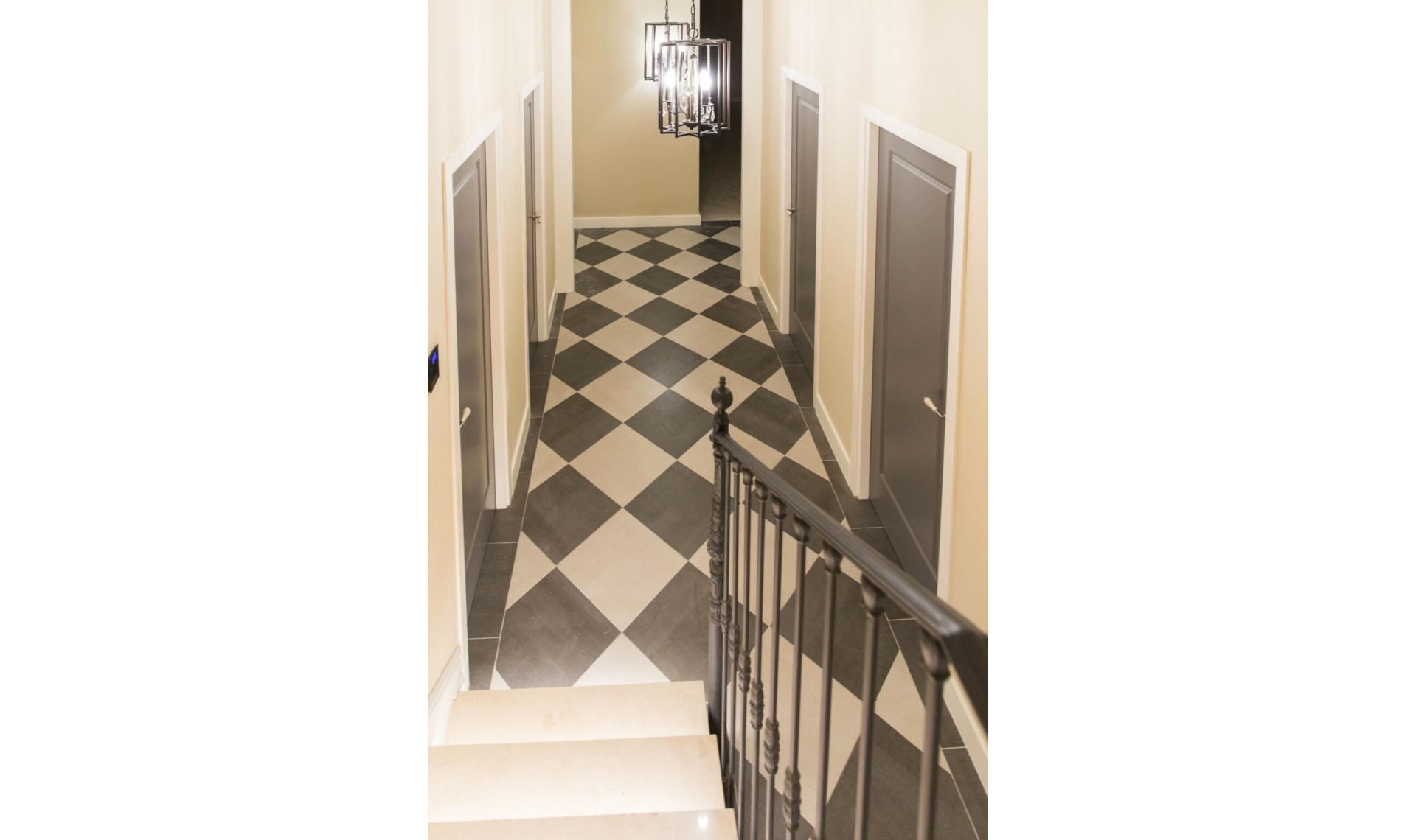 Resale - House -
Los Flamingos