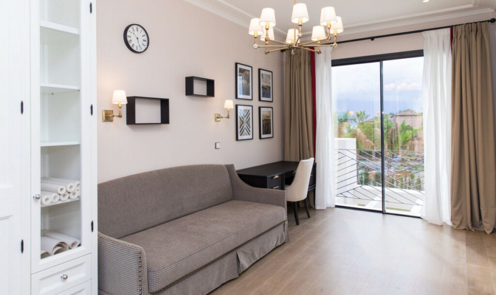 Resale - House -
Los Flamingos