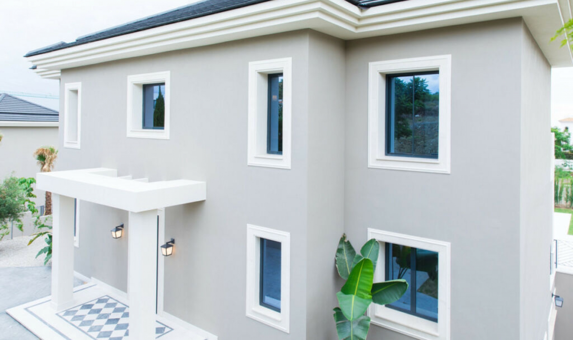 Resale - House -
Los Flamingos