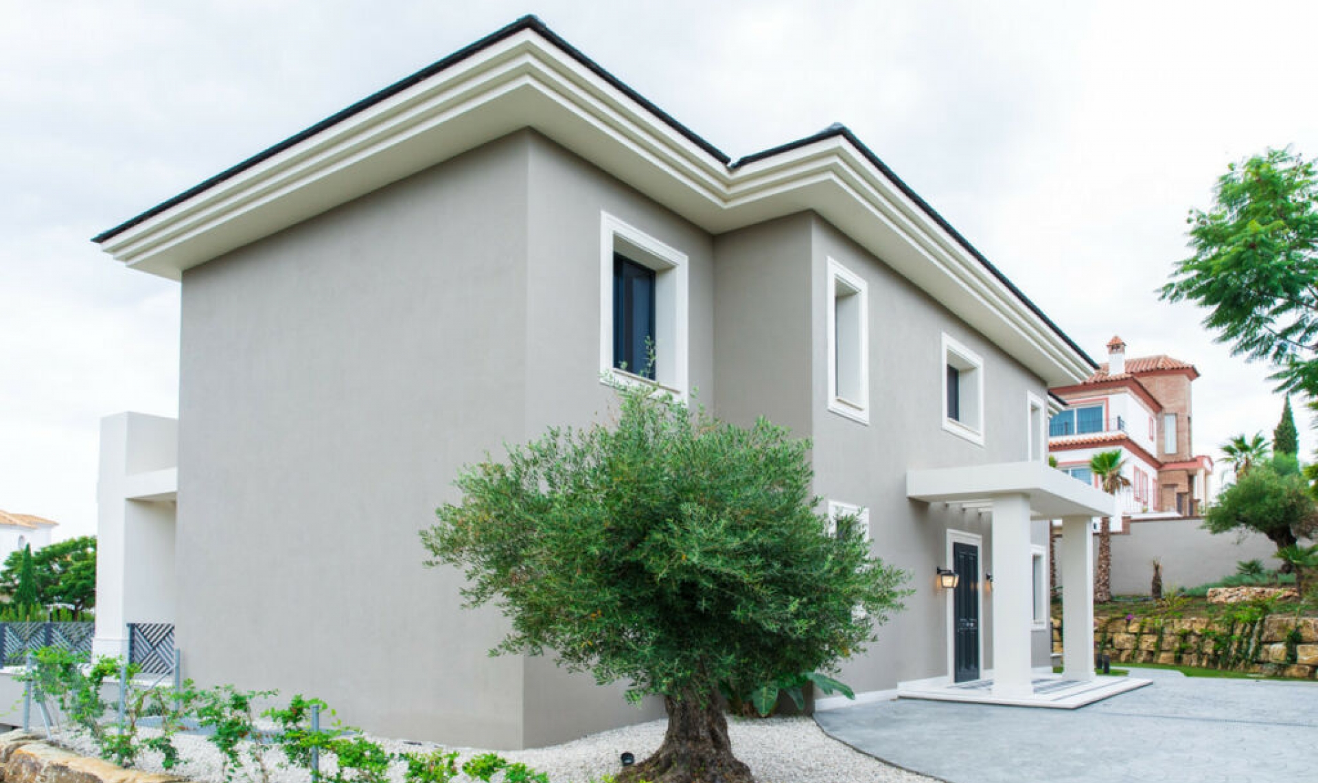 Resale - House -
Los Flamingos