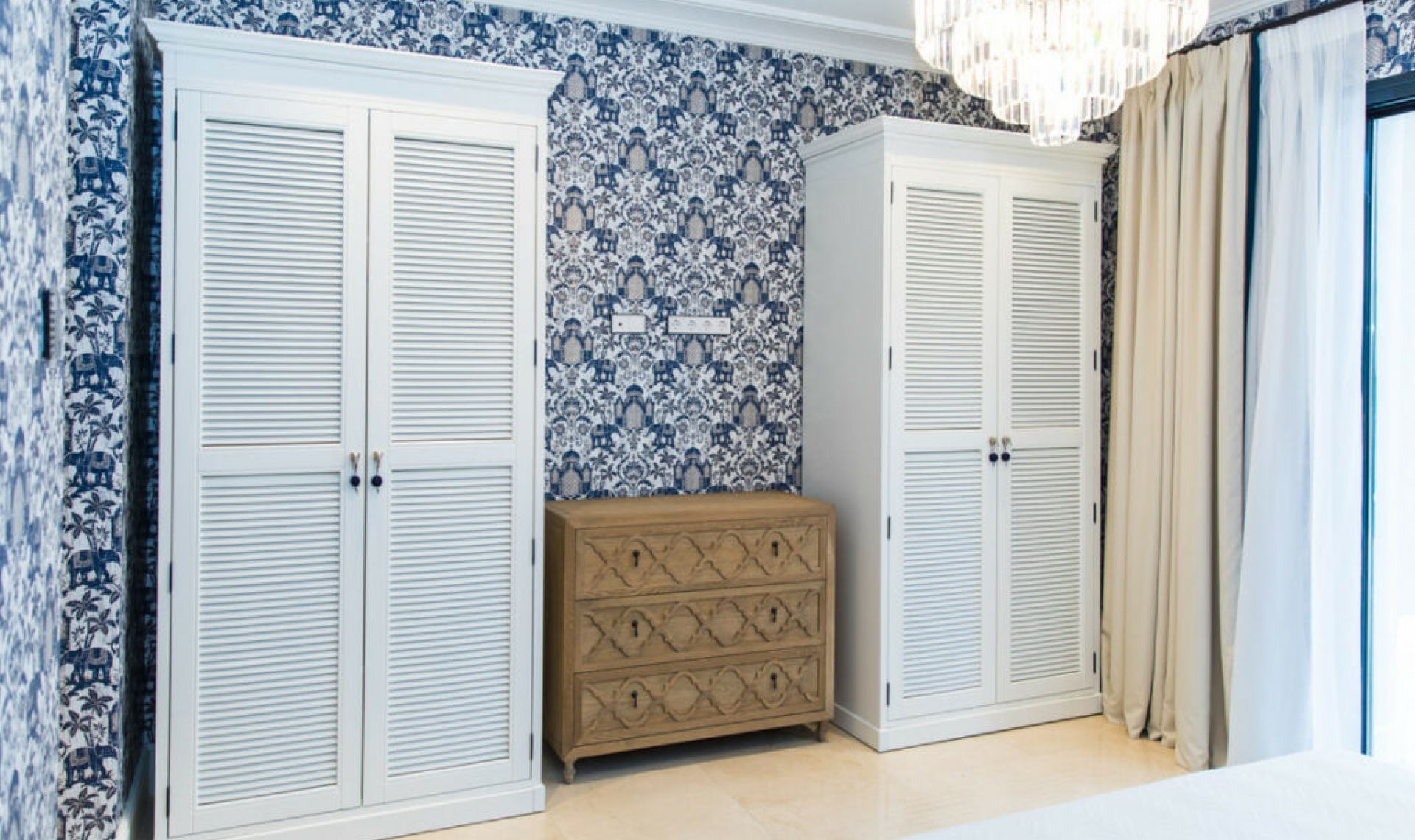 Resale - House -
Los Flamingos