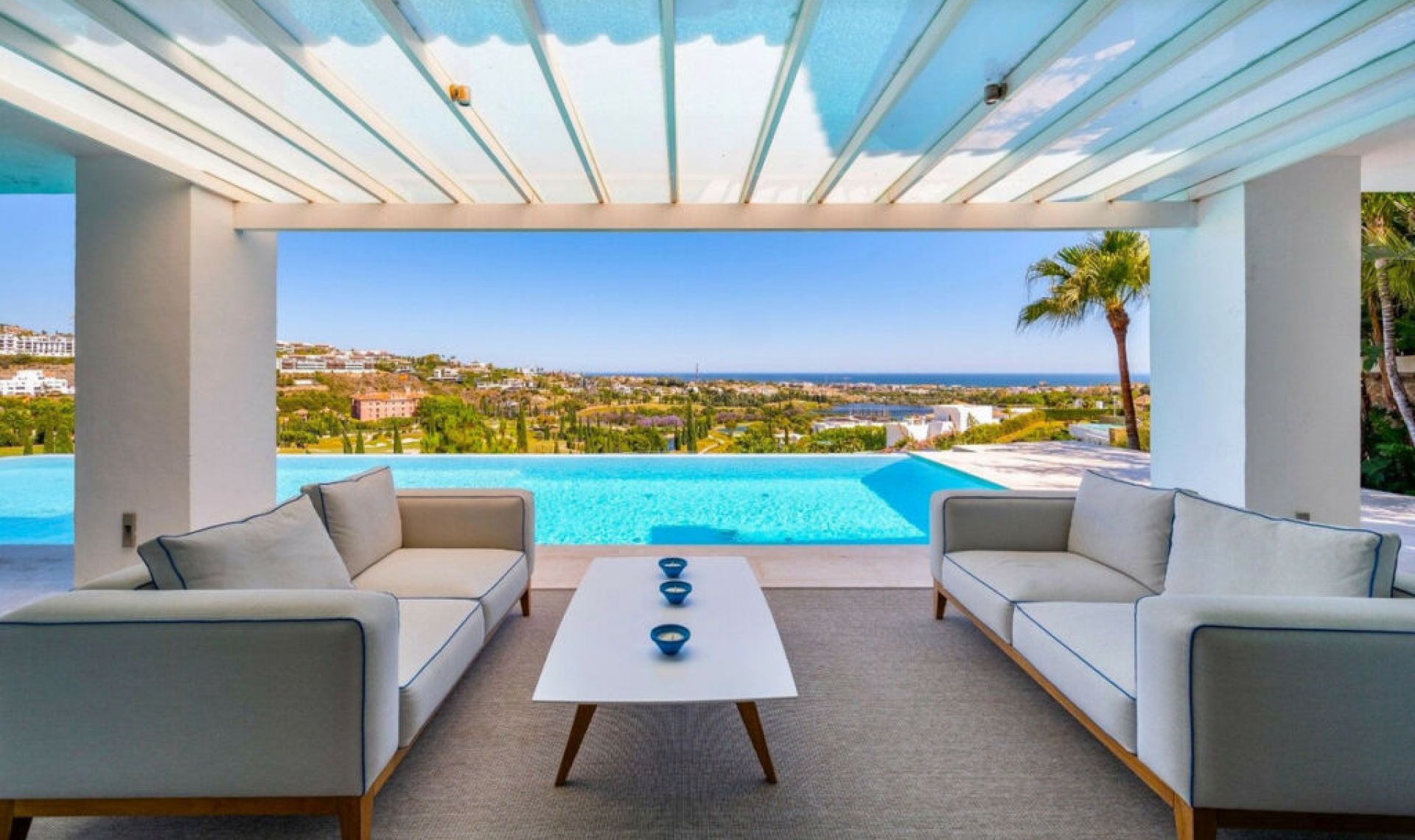 Resale - House -
Los Flamingos