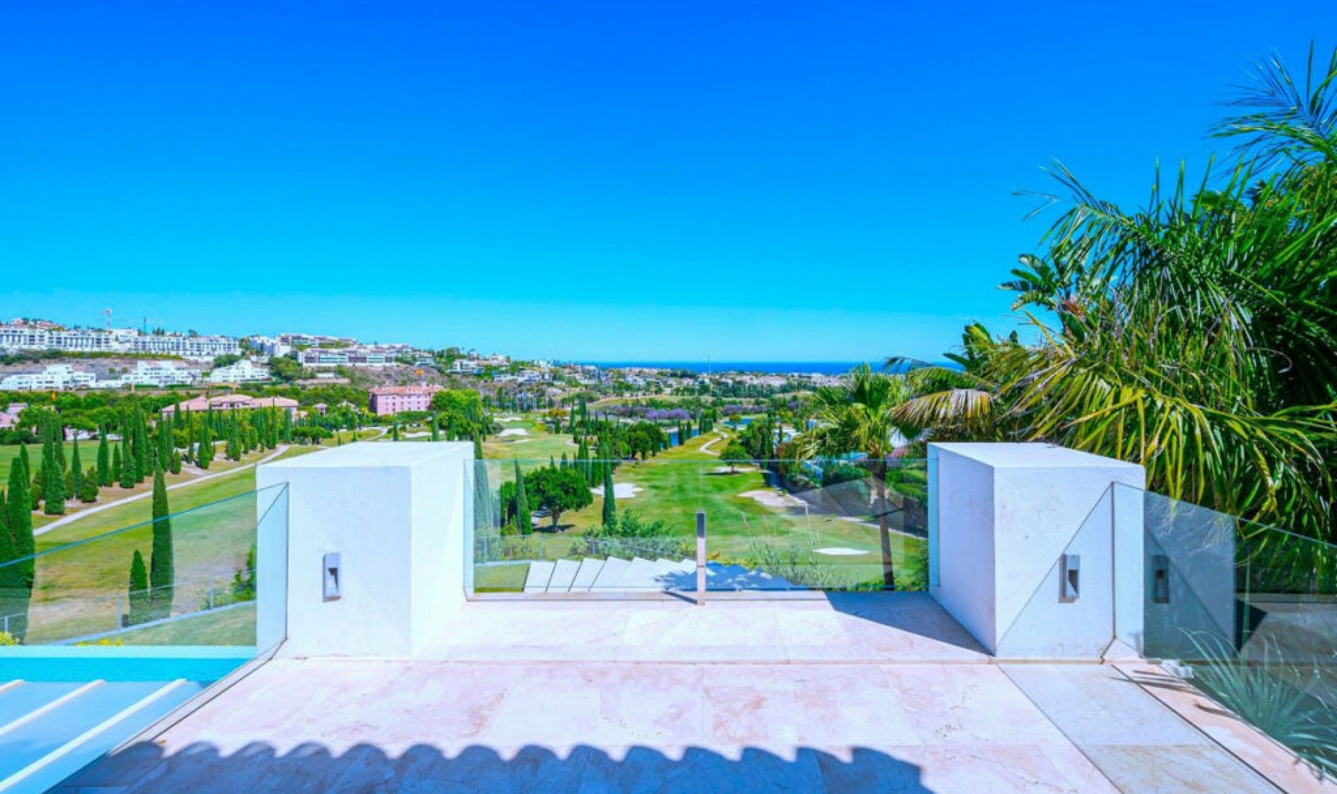 Resale - House -
Los Flamingos