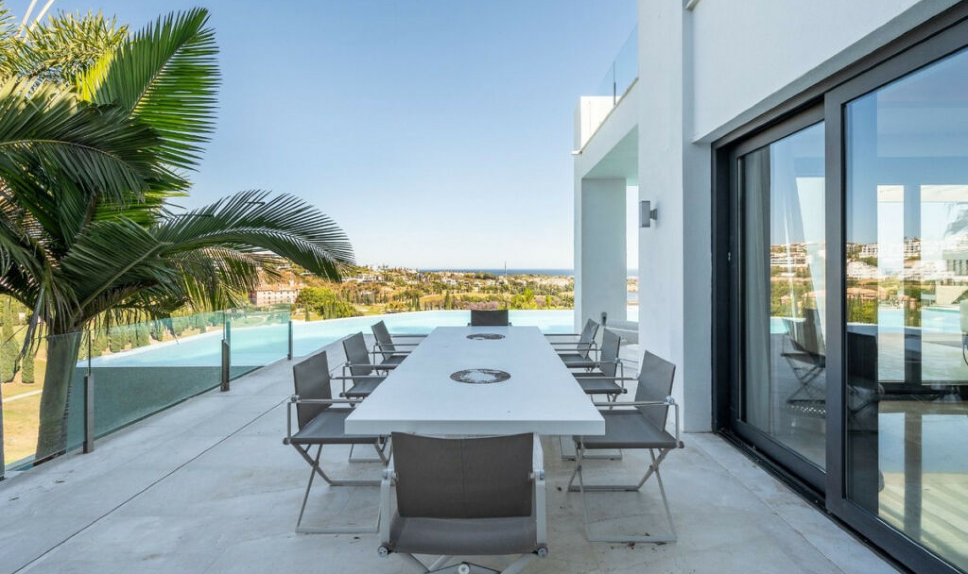 Resale - House -
Los Flamingos