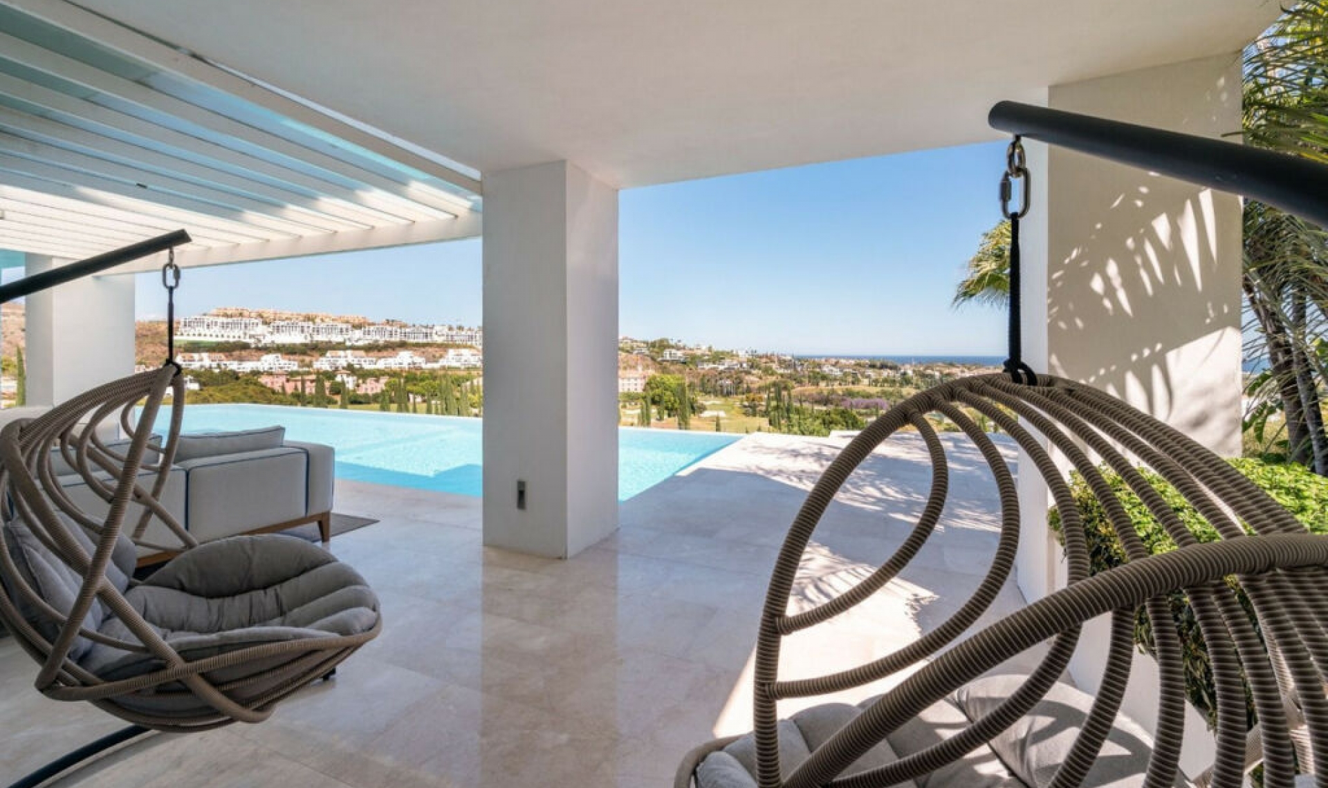 Resale - House -
Los Flamingos