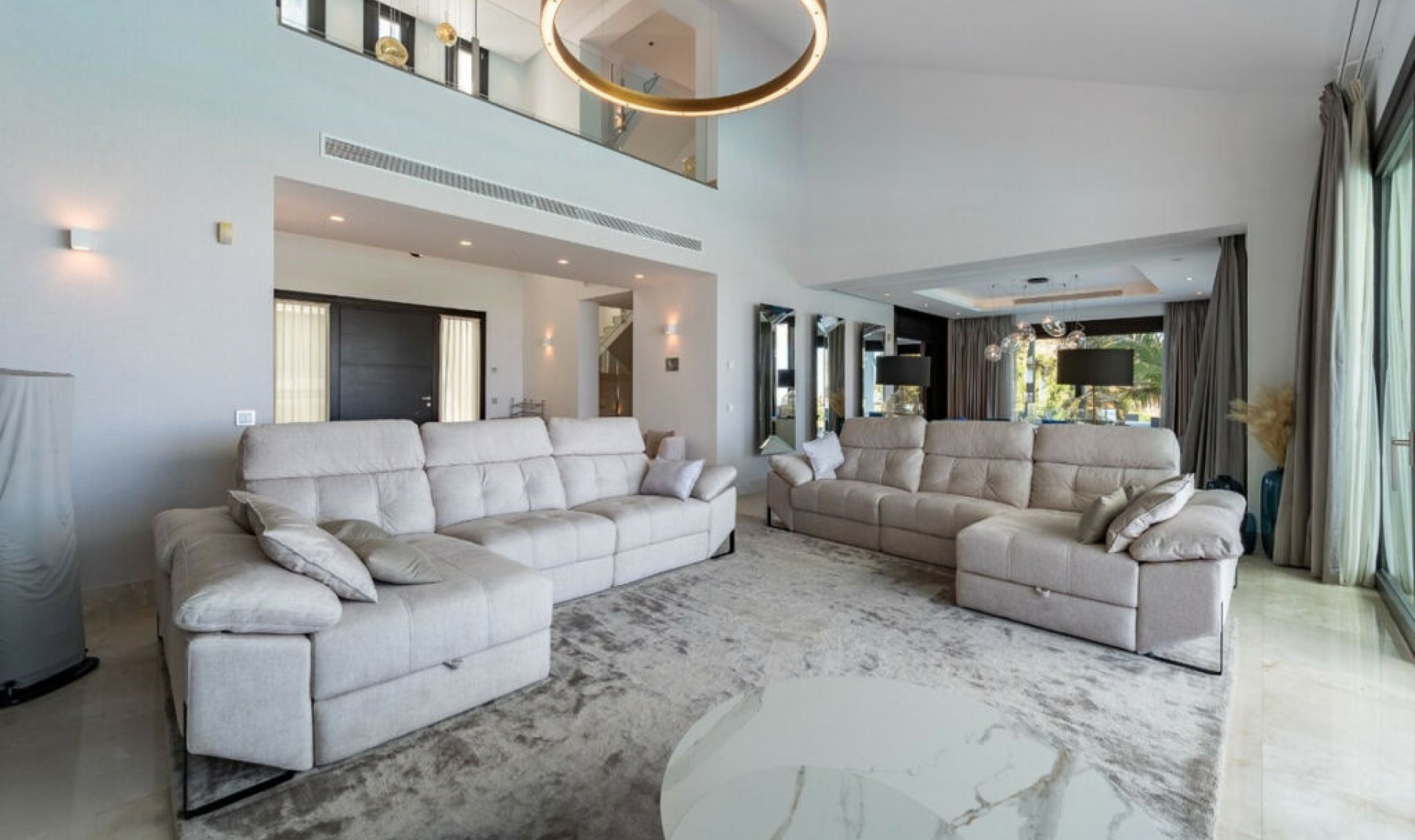 Resale - House -
Los Flamingos