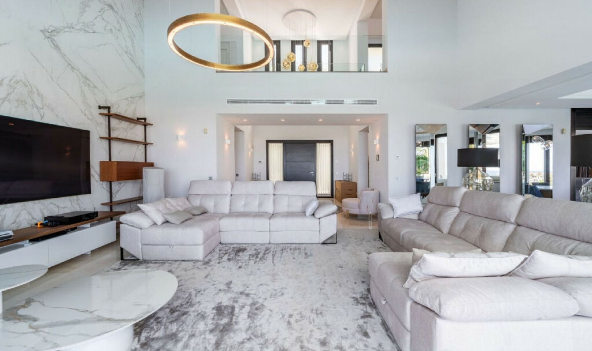 Resale - House -
Los Flamingos