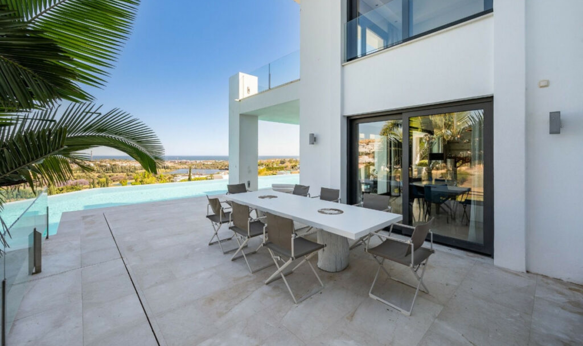 Resale - House -
Los Flamingos