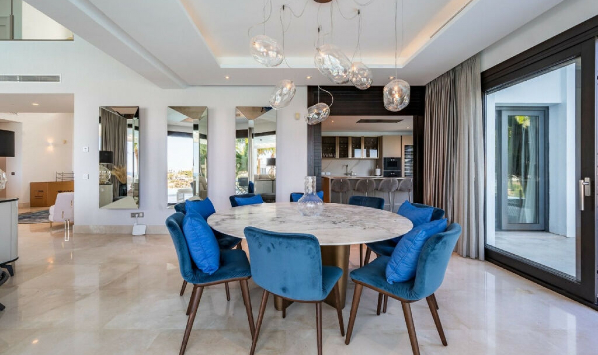 Resale - House -
Los Flamingos