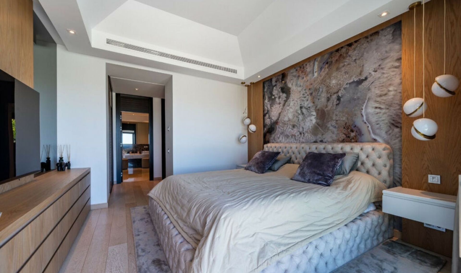 Resale - House -
Los Flamingos