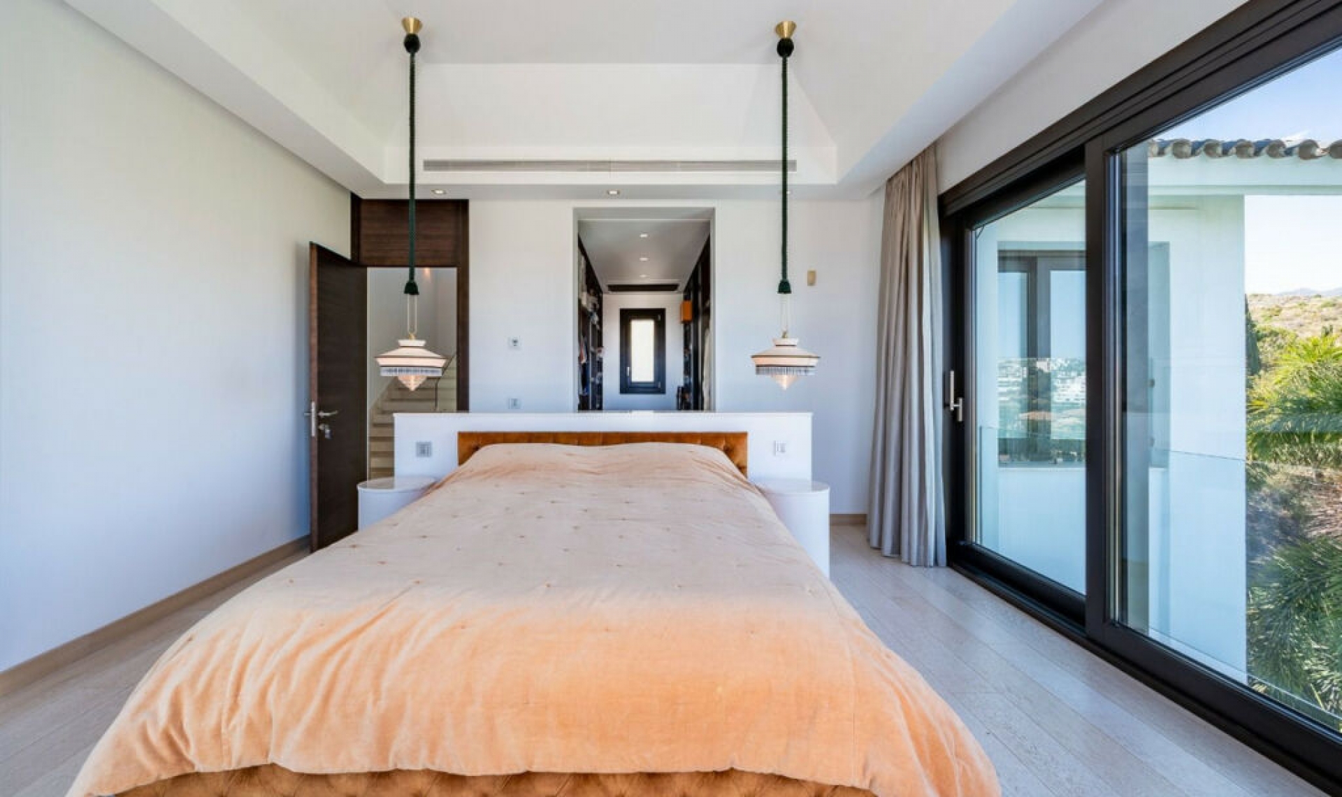 Resale - House -
Los Flamingos