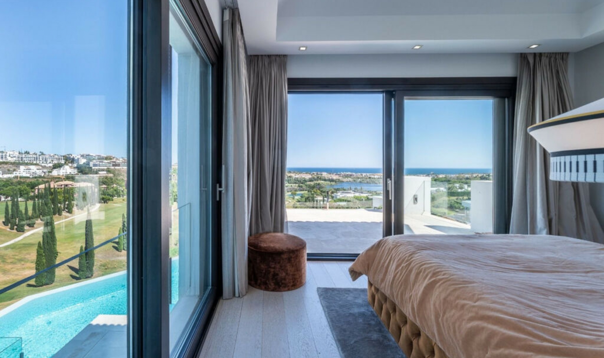 Resale - House -
Los Flamingos