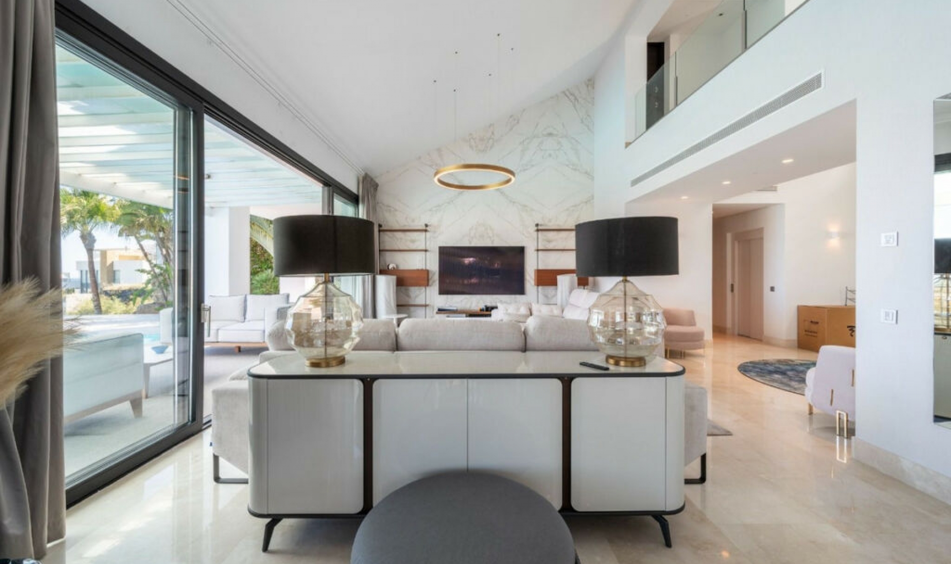 Resale - House -
Los Flamingos